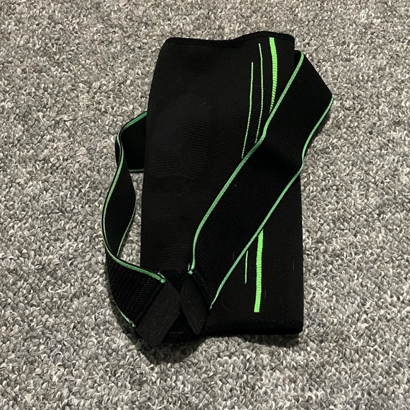 knee brace size s - Picture 1 of 4